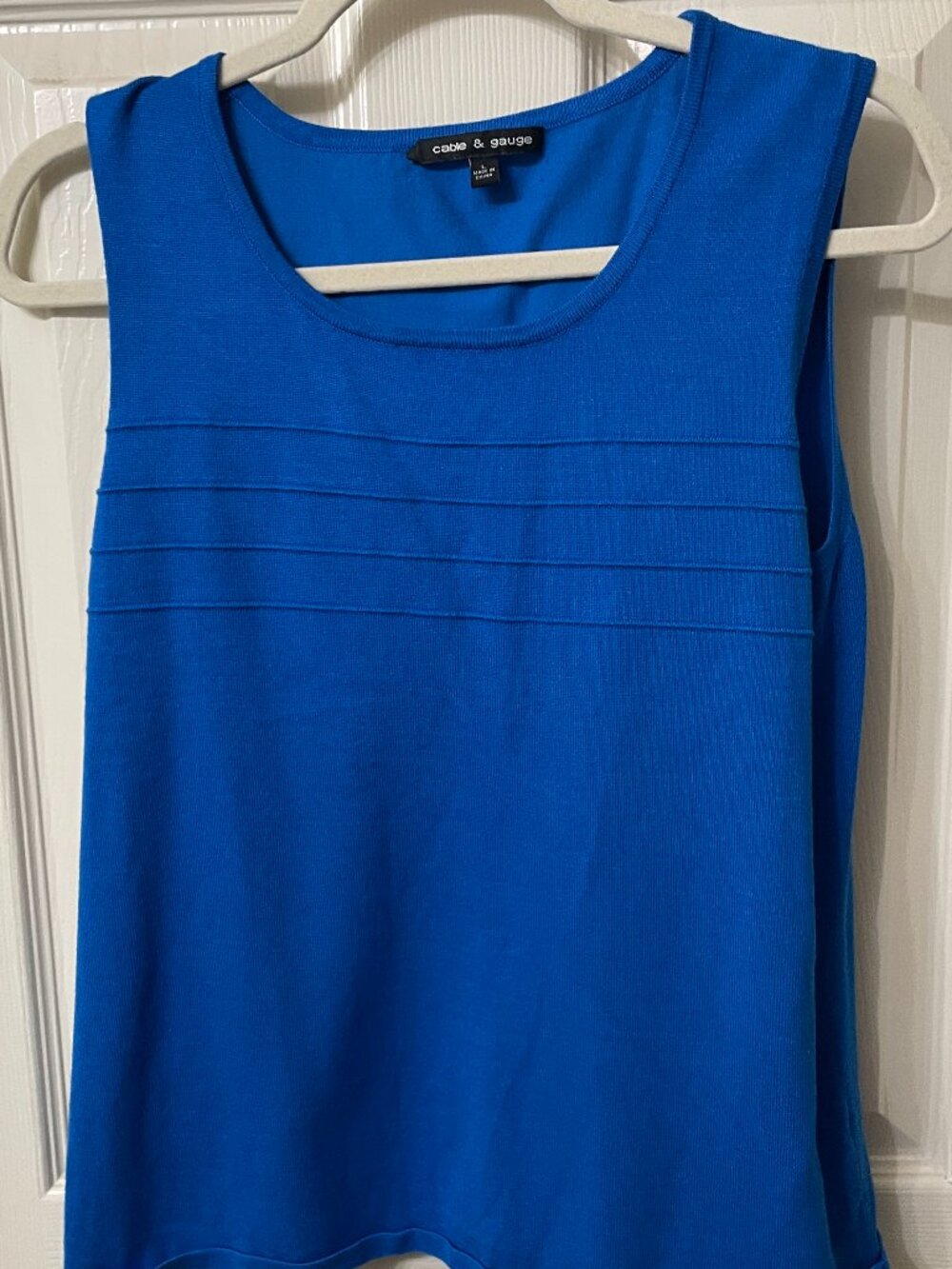 Cable & Gauge Blue Sleeveless Top - Picture 2 of 4